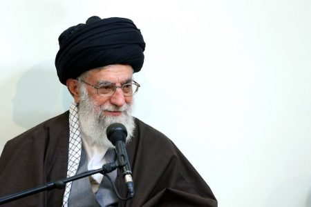 Ayatollah Khamenei: Insulter Aisha (RA) est interdit